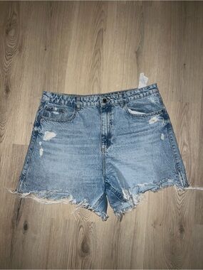 Zara Distressed Denim Shorts Women’s Size 14 Slit Sides, Frayed Hem, 100% Cotton